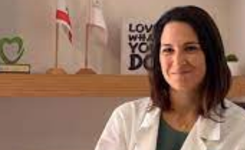 women leave doctor office – Copy