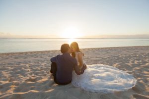 دليلكِ الشامل للصحة الحميمة في شهر العسل: نصائح للمرة الأولى، وسائل منع الحمل، وتجنب الانزعاجات